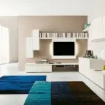 Illuminare l'angolo tv